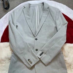 Men’s Grey Express Suit, Size 40R Blazer, Size 33x30 Pants.
